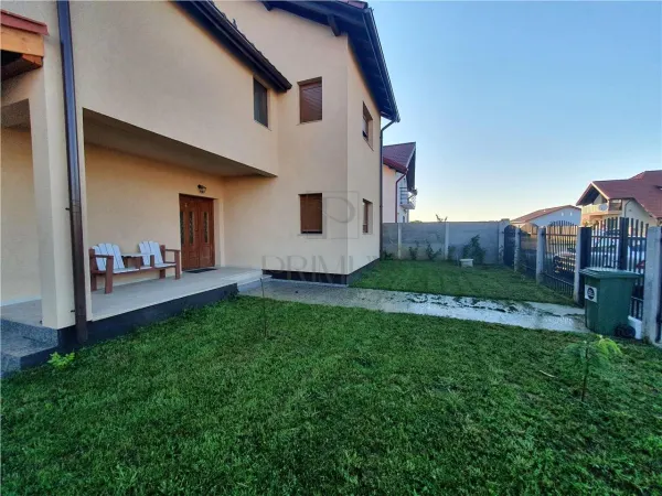 Casă 4 camere Moșnița Nouă - poza 1