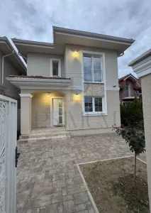 Casă 4 camere Moșnița Nouă - poza 2