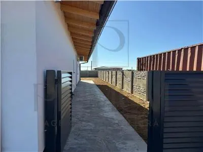 Casă 4 camere Moșnița Nouă - poza 2