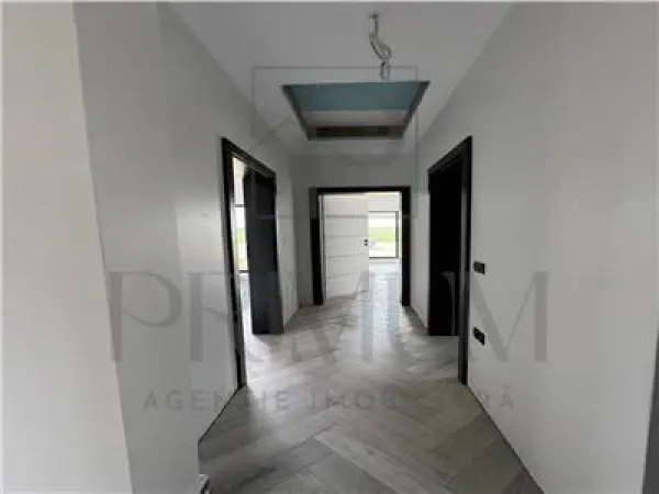 Casă 4 camere Moșnița Nouă - poza 4