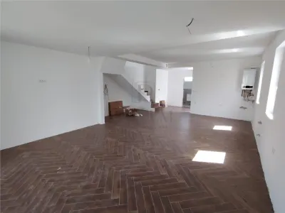 Casă 4 camere Urseni - poza 2