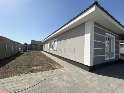Casă 4 camere Sânmihaiu Român - poza 2