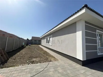 Casă 4 camere Sânmihaiu Român - poza 3
