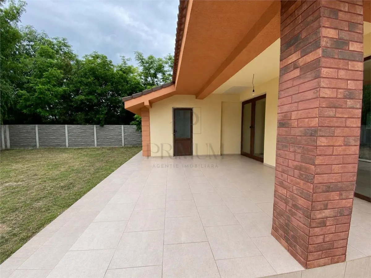 Casă 3 camere Sânmihaiu Român - poza 1