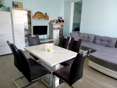 Apartament 3 camere Dumbrăvița - poza 1