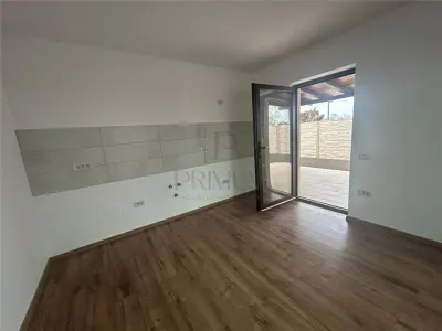 Casă 3 camere Sânmihaiu Român - poza 4