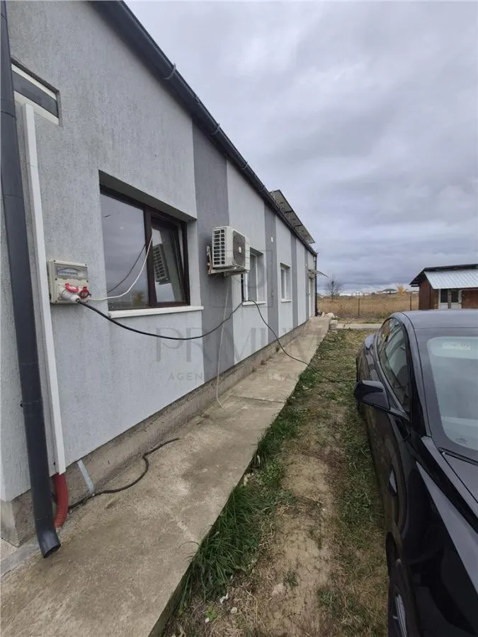Casă 2 camere Moșnița Nouă - poza 1