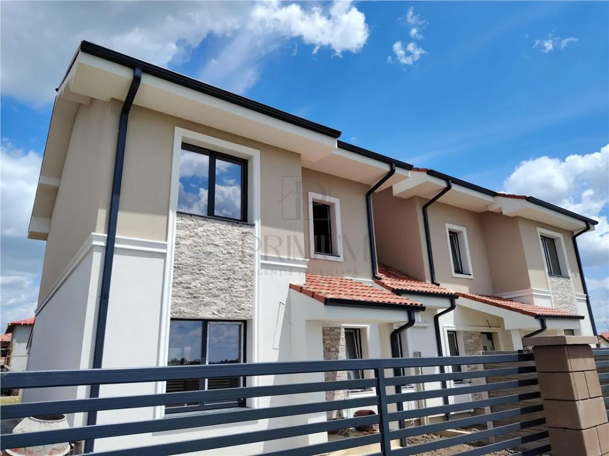 Casă 4 camere Moșnița Nouă - poza 1