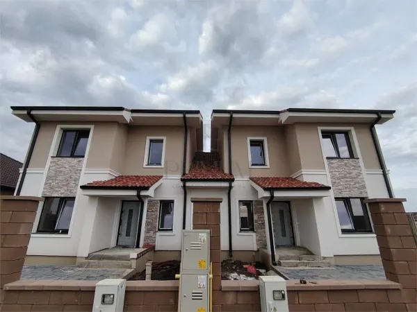 Casă 4 camere Moșnița Nouă - poza 1