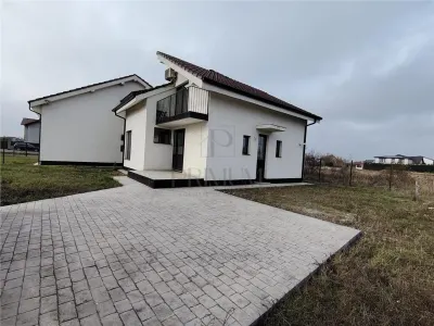 Casă 6 camere Moșnița Nouă - poza 2