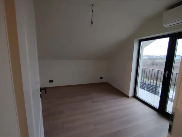 Casă 6 camere Moșnița Nouă - poza 14