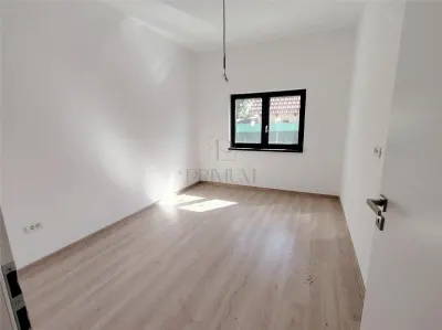 Casă 4 camere Moșnița Veche - poza 5