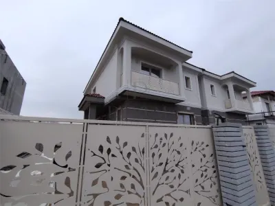 Casă 4 camere Moșnița Nouă - poza 1