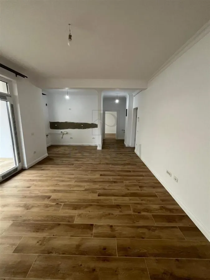 Apartament 3 camere Dumbrăvița - poza 1