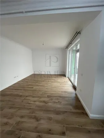Apartament 4 camere Dumbrăvița - poza 1