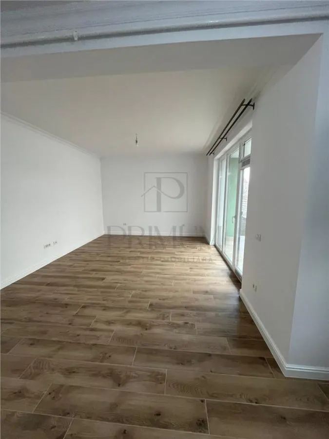 Apartament 4 camere Dumbrăvița - poza 1