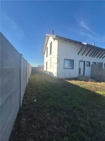 Casă 3 camere Moșnița Nouă - poza 1