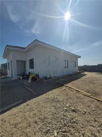 Casă 4 camere Moșnița Nouă - poza 1