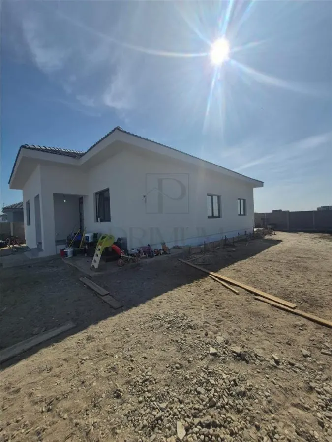 Casă 4 camere Moșnița Nouă - poza 1