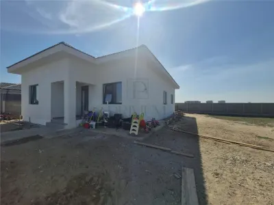 Casă 4 camere Moșnița Nouă - poza 2