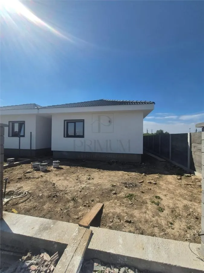 Casă 4 camere Moșnița Nouă - poza 1