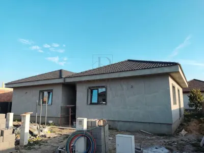 Casă 4 camere Moșnița Nouă - poza 5