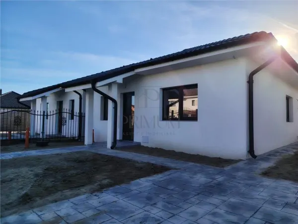 Casă 3 camere Moșnița Nouă - poza 2
