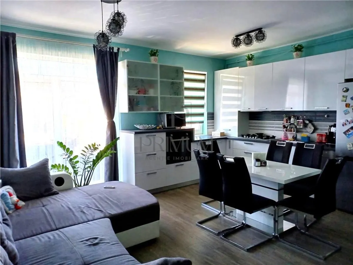Apartament 3 camere Dumbrăvița - poza 1