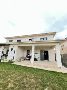 Casă 4 camere Dumbrăvița - poza 1