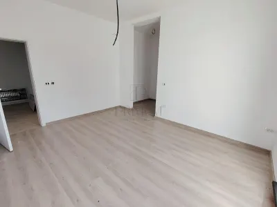Casă 4 camere Moșnița Veche - poza 2