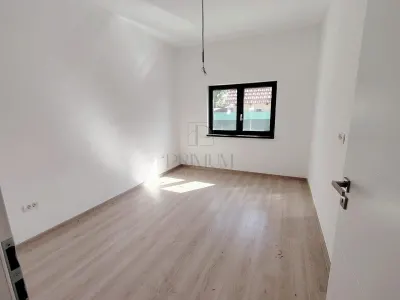 Casă 4 camere Moșnița Veche - poza 4