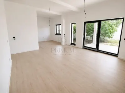 Casă 4 camere Moșnița Veche - poza 8