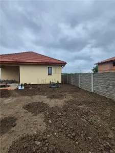 Casă 3 camere Ghiroda - poza 2