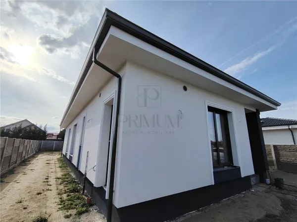 Casă 4 camere Moșnița Nouă - poza 2