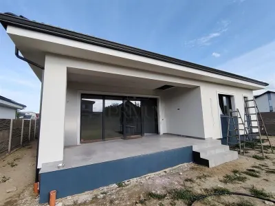 Casă 4 camere Moșnița Nouă - poza 2