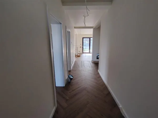 Casă 4 camere Moșnița Nouă - poza 3