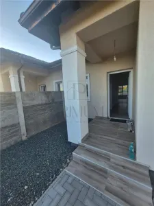 Casă 3 camere Moșnița Nouă - poza 2