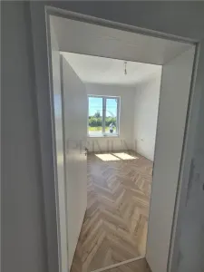 Casă 4 camere Moșnița Nouă - poza 10