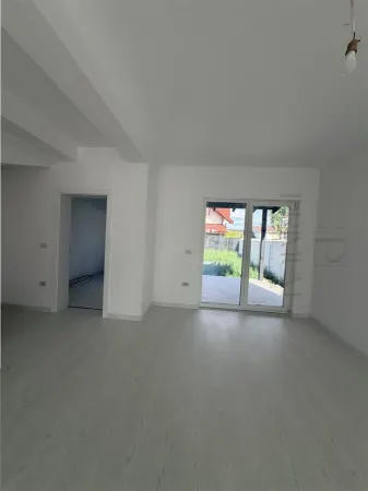 Casă 4 camere Moșnița Nouă - poza 2