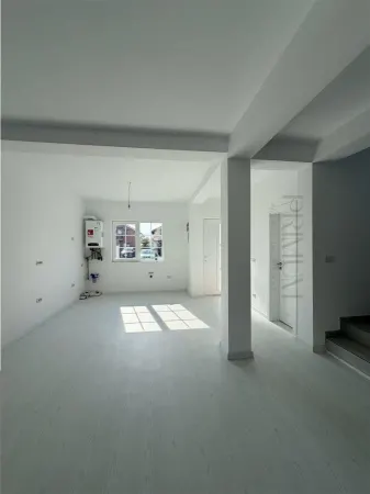 Casă 4 camere Moșnița Nouă - poza 3