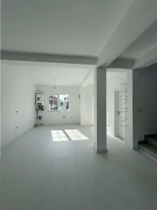 Casă 4 camere Moșnița Nouă - poza 3