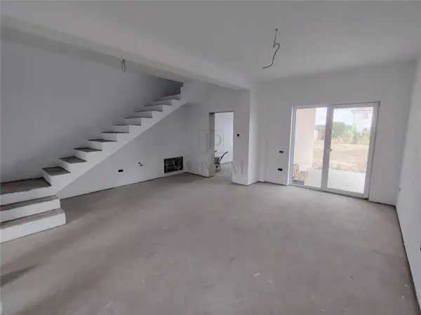 Casă 4 camere Moșnița Veche - poza 4