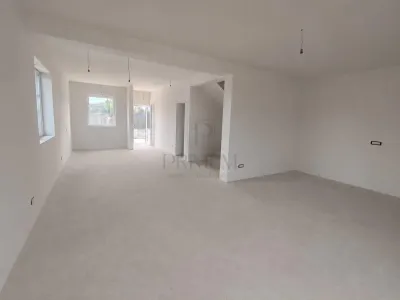 Casă 4 camere Moșnița Nouă - poza 4