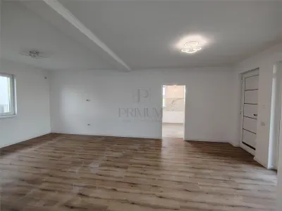 Casă 4 camere Moșnița Veche - poza 2