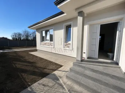 Casă 4 camere Utvin - poza 2