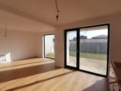 Casă 4 camere Moșnița Nouă - poza 19