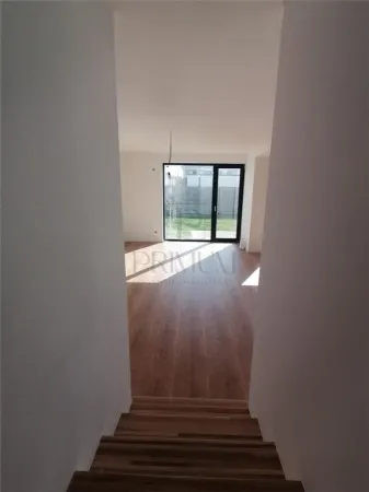 Casă 4 camere Moșnița Nouă - poza 9