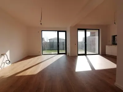 Casă 4 camere Moșnița Nouă - poza 10