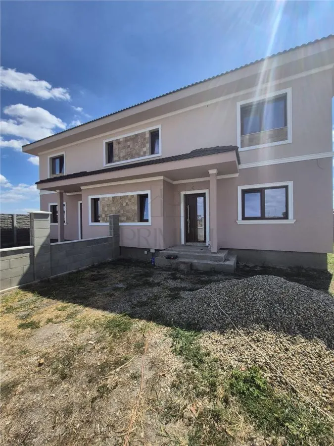 Casă 4 camere Moșnița Nouă - poza 1