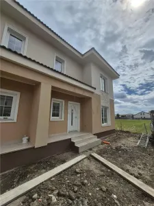 Casă 4 camere Moșnița Nouă - poza 1